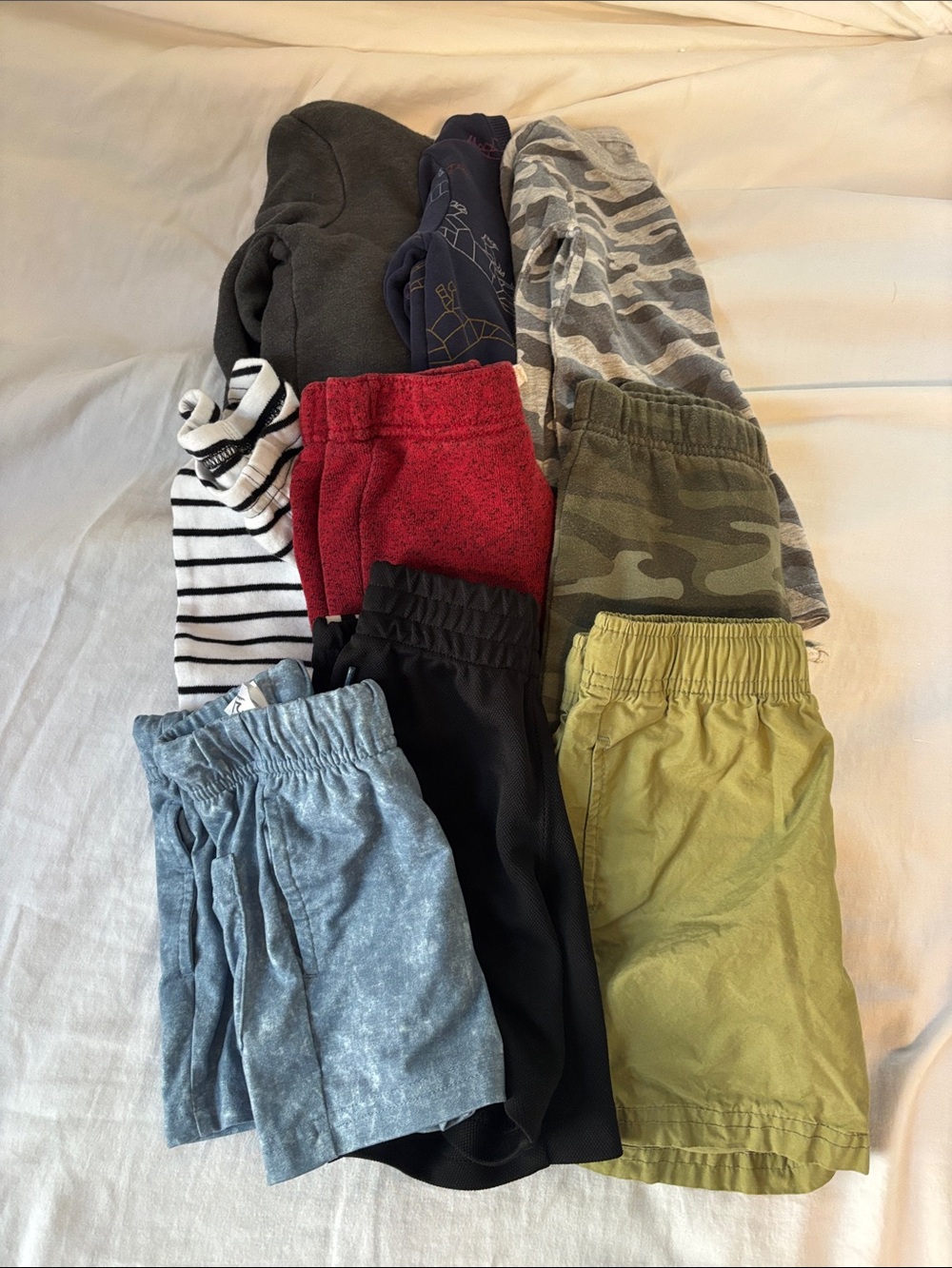 Toddler Boys Bottoms & Tops (2T)